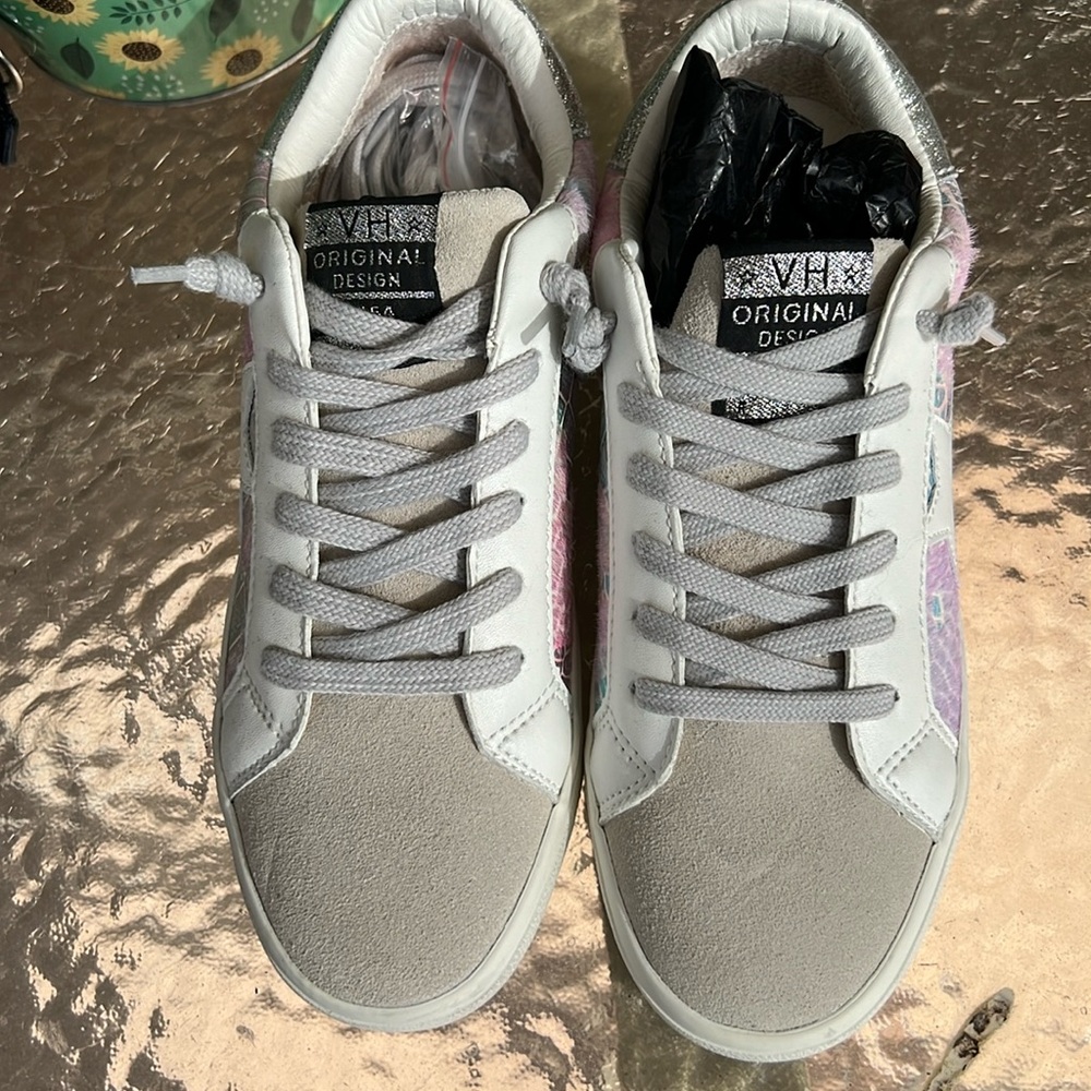 Vintage Havana BN gorgeous sneakers